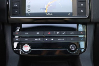 Jaguar F-Pace 2.0 D 240 CV AWD aut. Pure (15)
