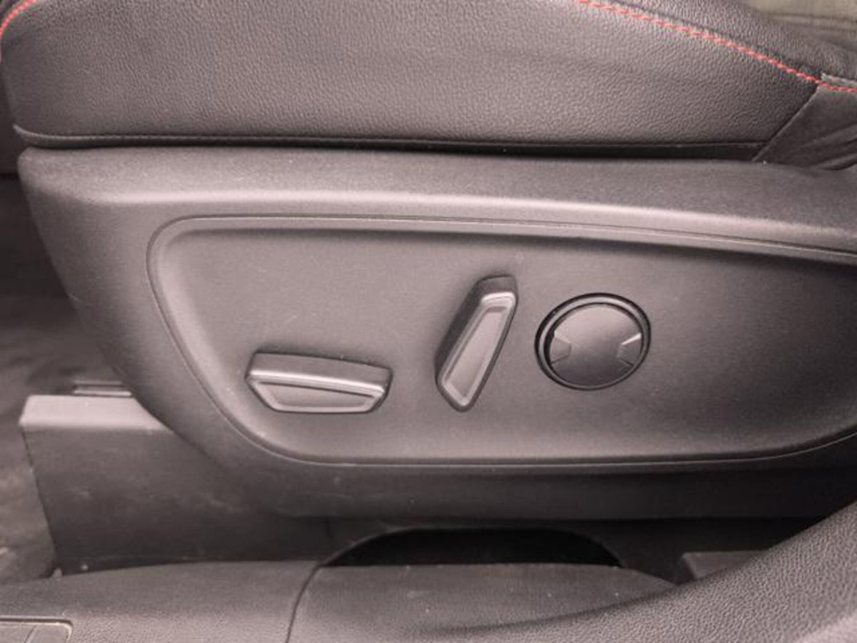 Ford Kuga 1.5 EcoBlue 120 CV aut. 2WD ST-Line X Design (19)