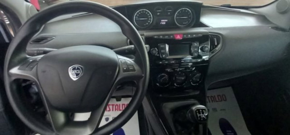 Lancia Ypsilon 1.2 69 CV 5 porte GPL Ecochic Elefantino Blu (10)