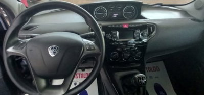 Lancia Ypsilon 1.2 69 CV 5 porte GPL Ecochic Elefantino Blu (10)