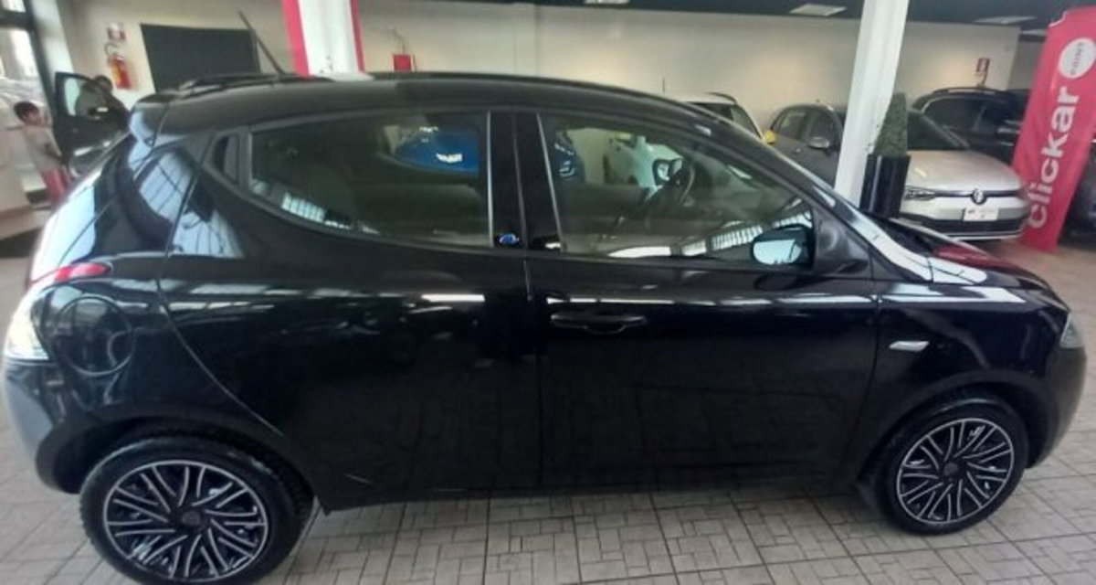Lancia Ypsilon 1.2 69 CV 5 porte GPL Ecochic Elefantino Blu (4)