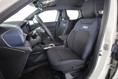 Dacia Duster 1.6 hybrid Journey 140cv (2)