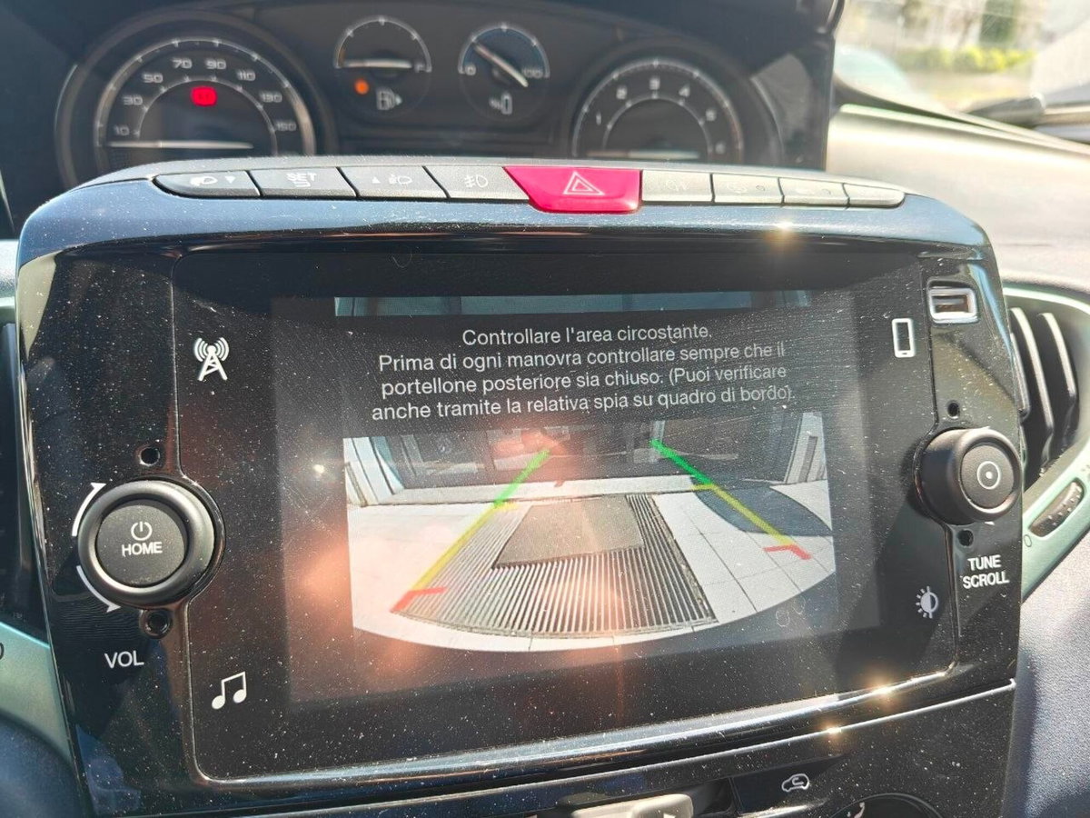Lancia Ypsilon 1.0 FireFly 5 porte S&S Hybrid Ecochic Gold (11)