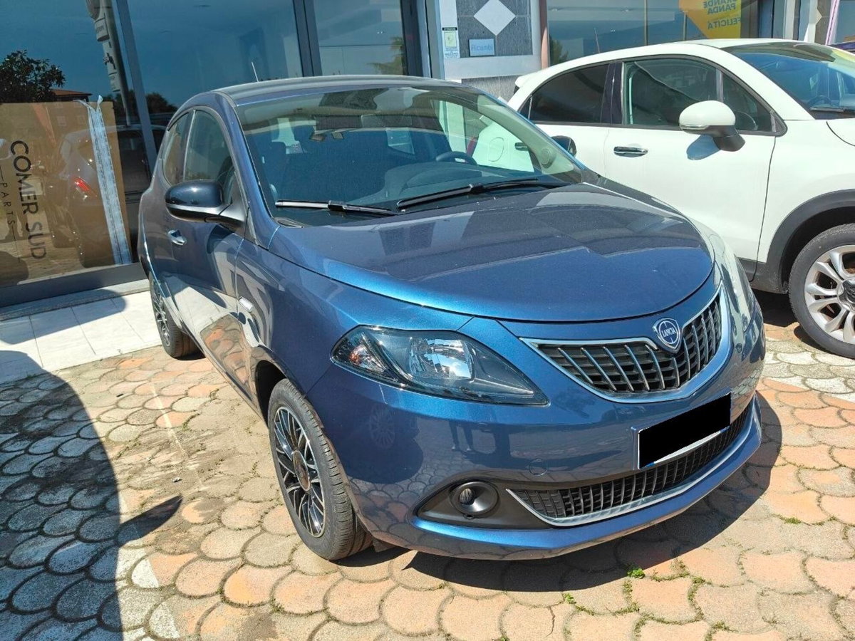 Lancia Ypsilon 1.0 FireFly 5 porte S&S Hybrid Ecochic Gold (3)
