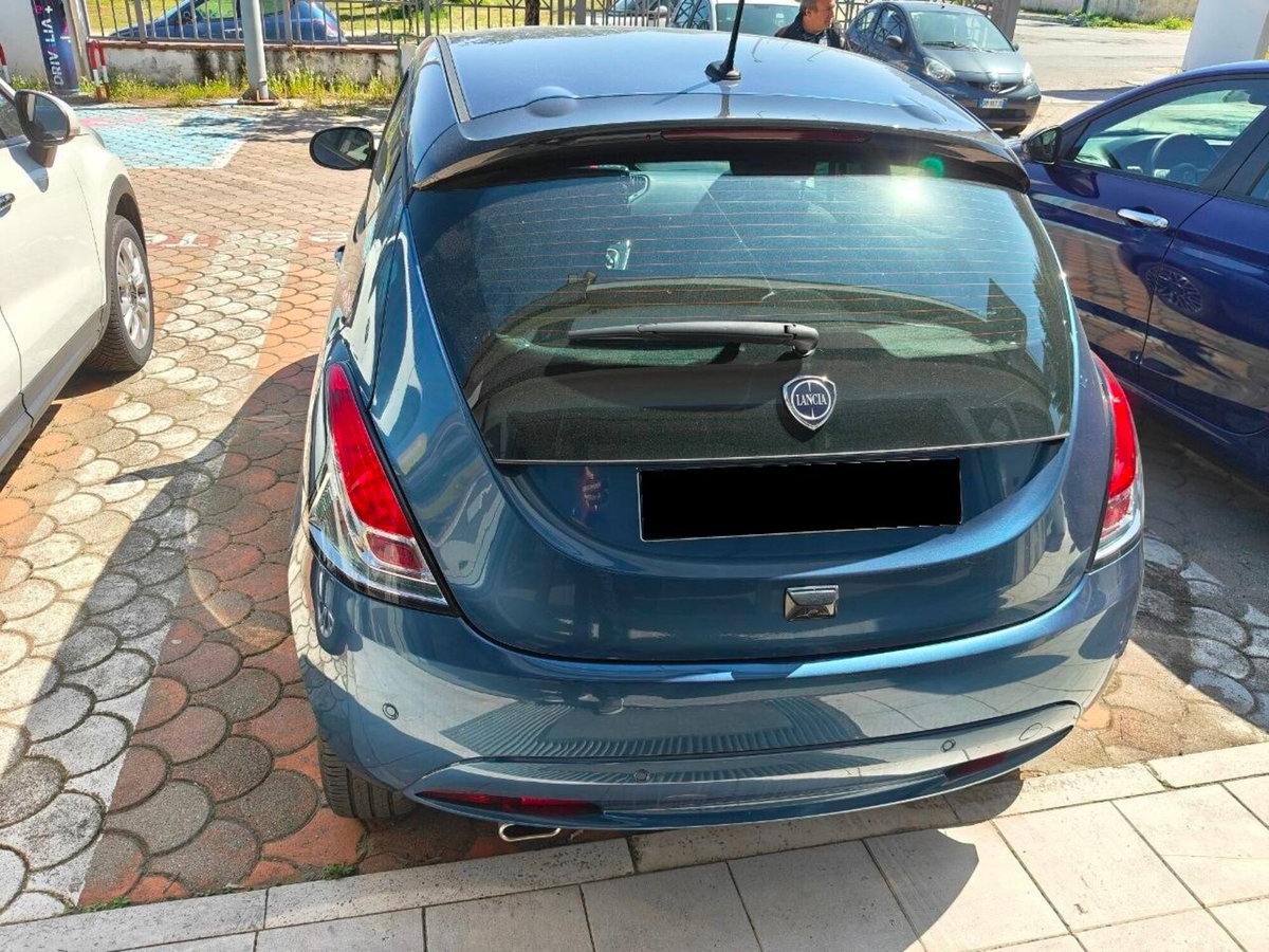 Lancia Ypsilon 1.0 FireFly 5 porte S&S Hybrid Ecochic Gold (5)