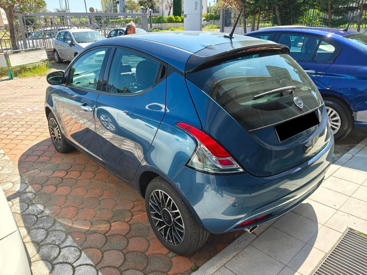 Lancia Ypsilon 1.0 FireFly 5 porte S&S Hybrid Ecochic Gold (6)