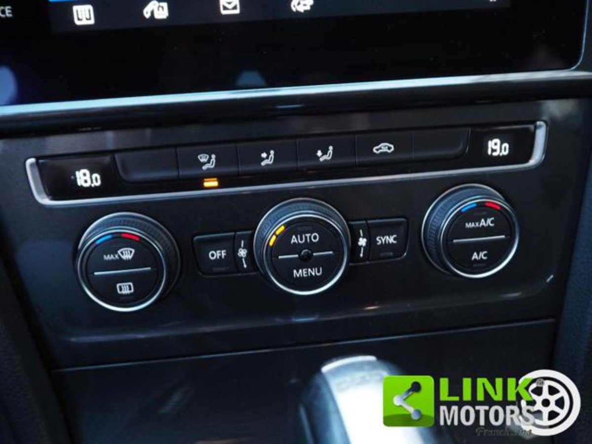 Volkswagen Golf Variant 1.6 TDI 115 CV DSG Business BlueMotion Tech. (14)