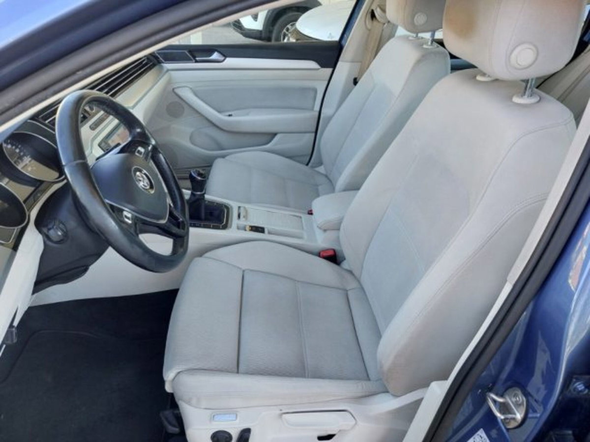 Volkswagen Passat Variant 1.6 TDI Trendline BlueMotion Technology (11)