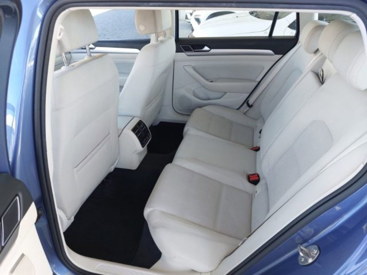 Volkswagen Passat Variant 1.6 TDI Trendline BlueMotion Technology (12)