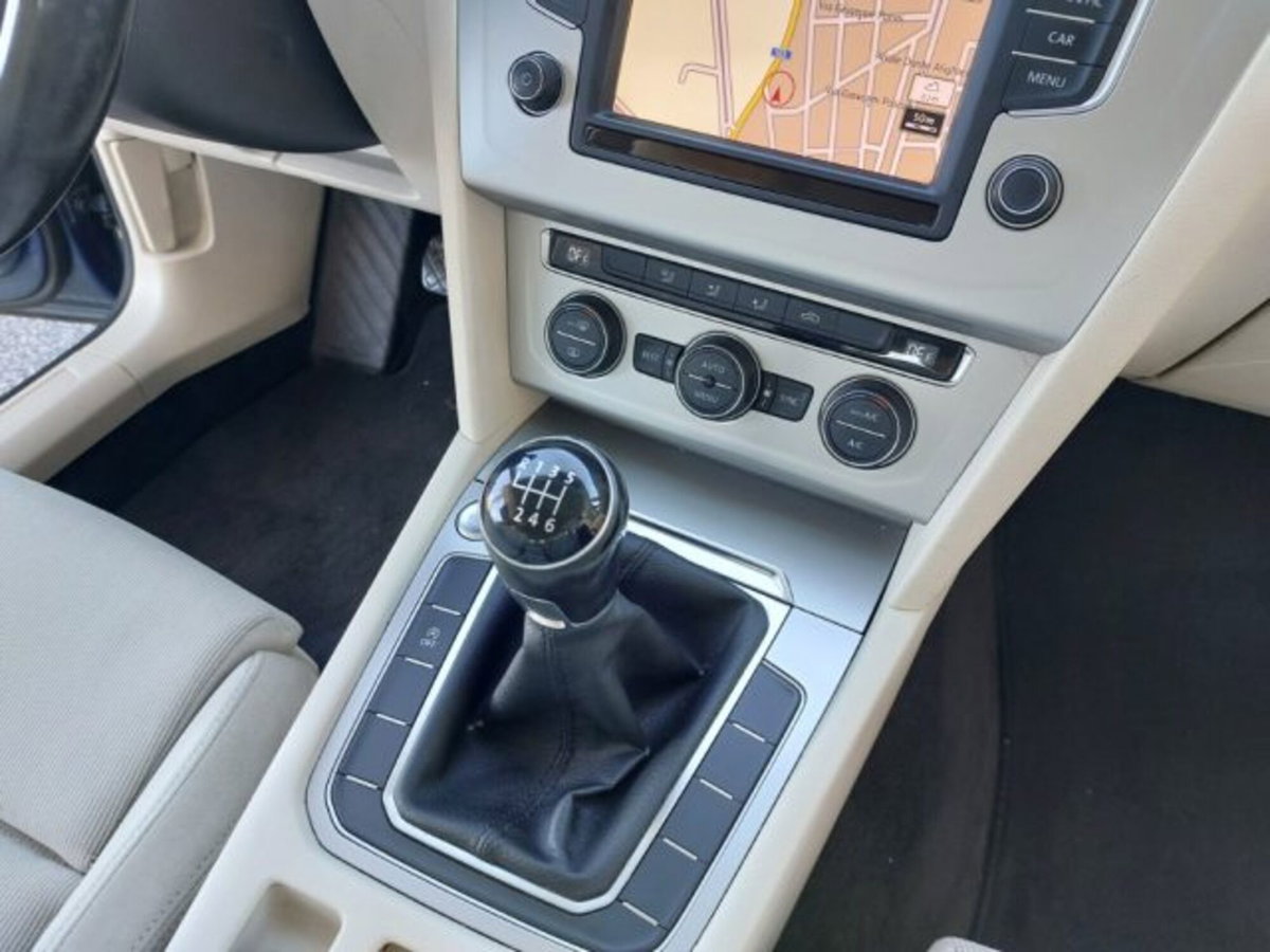 Volkswagen Passat Variant 1.6 TDI Trendline BlueMotion Technology (13)
