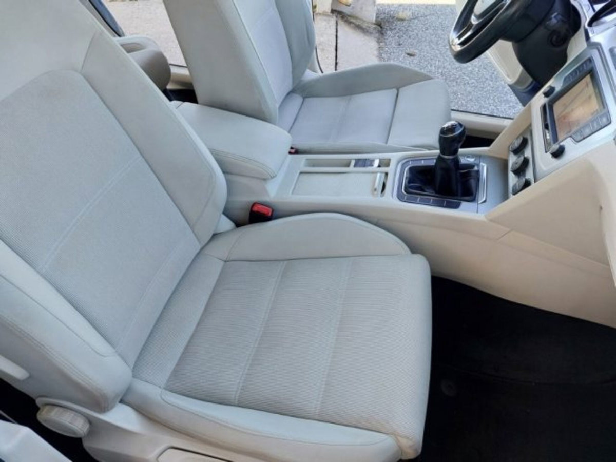 Volkswagen Passat Variant 1.6 TDI Trendline BlueMotion Technology (16)