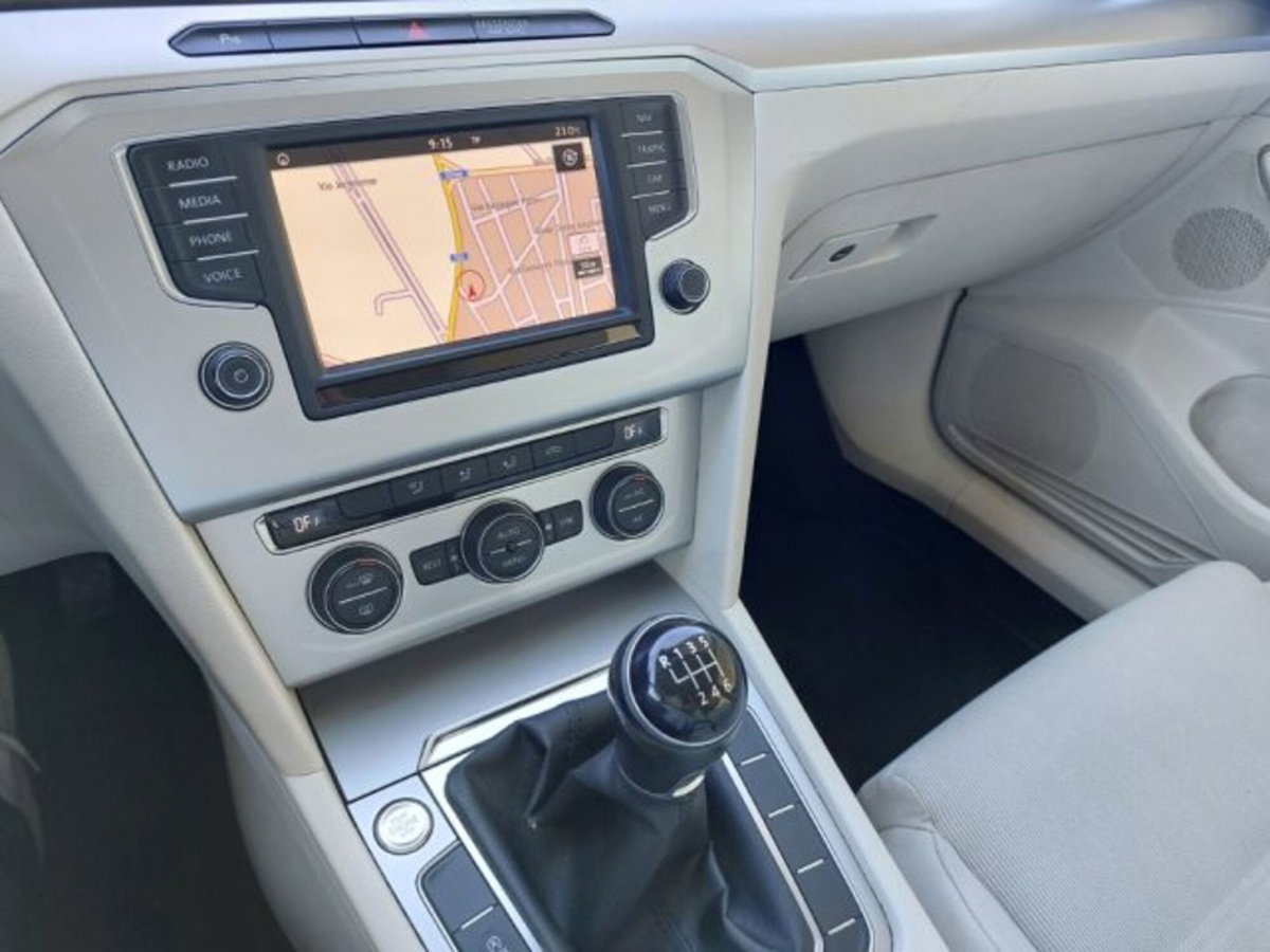 Volkswagen Passat Variant 1.6 TDI Trendline BlueMotion Technology (20)