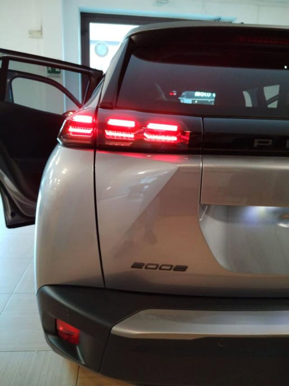 Peugeot 2008 PureTech 100 S&S Allure (10)