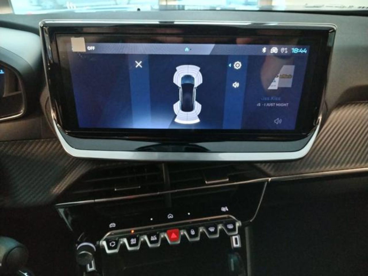 Peugeot 2008 PureTech 100 S&S Allure (15)