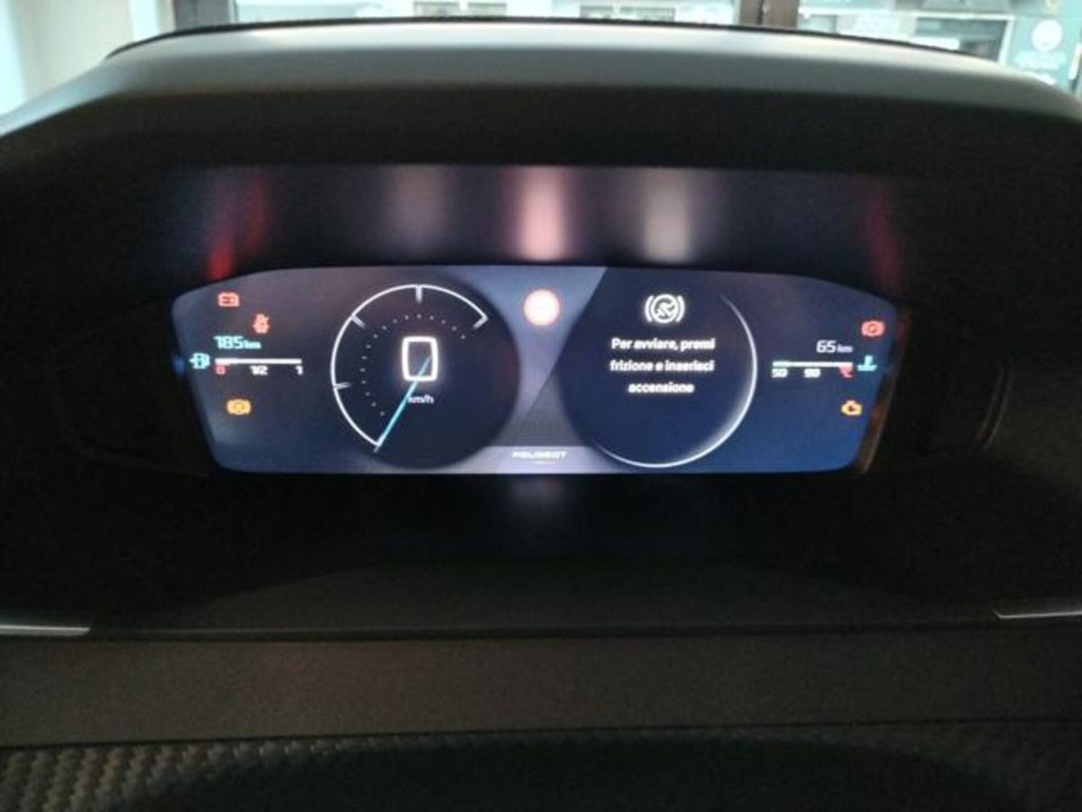 Peugeot 2008 PureTech 100 S&S Allure (16)
