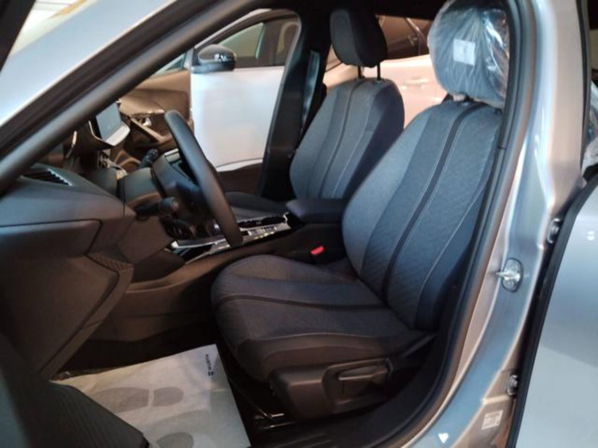 Peugeot 2008 PureTech 100 S&S Allure (5)
