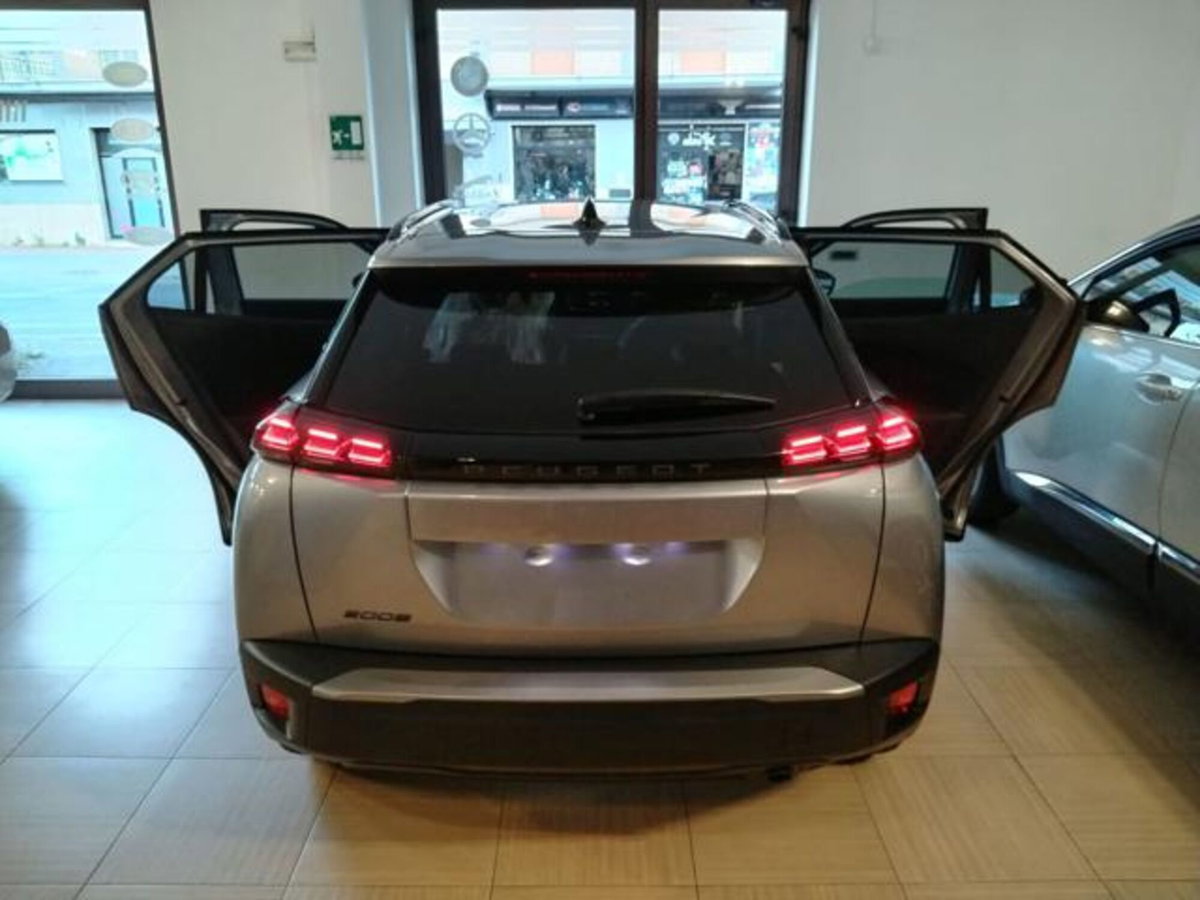 Peugeot 2008 PureTech 100 S&S Allure (6)