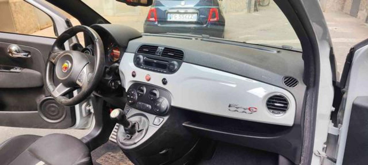 Abarth 500 Cabrio 1.4 Turbo T-Jet (10)