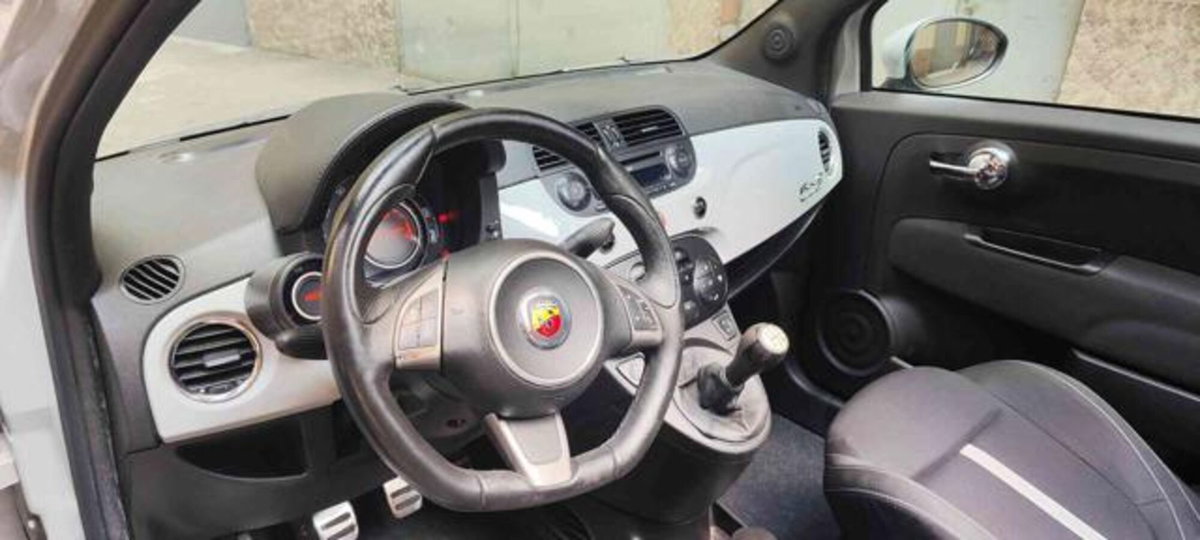 Abarth 500 Cabrio 1.4 Turbo T-Jet (9)