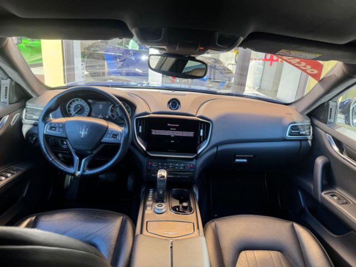 Maserati Ghibli Ghibli MHEV 330 CV GT (14)
