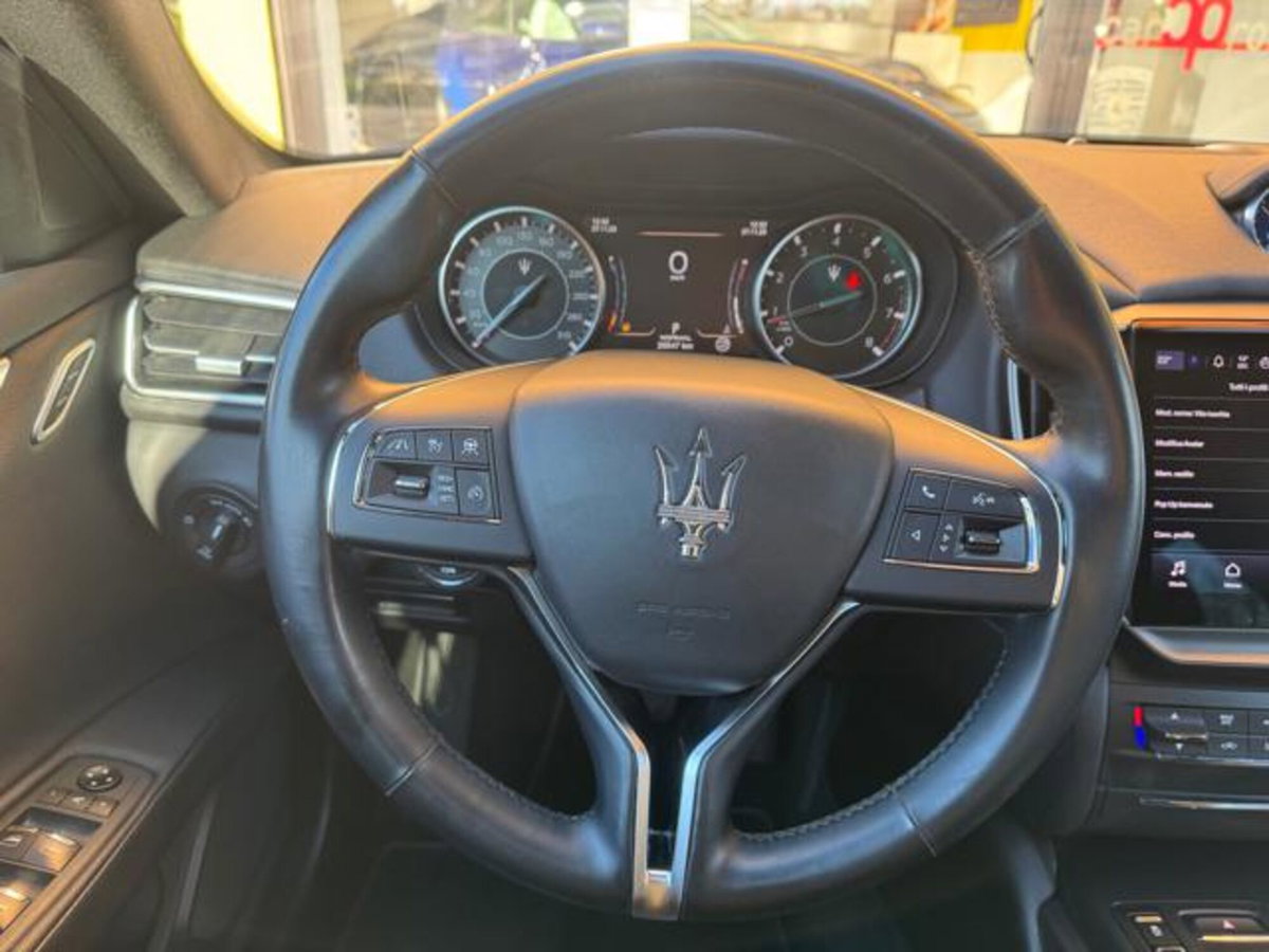 Maserati Ghibli Ghibli MHEV 330 CV GT (16)
