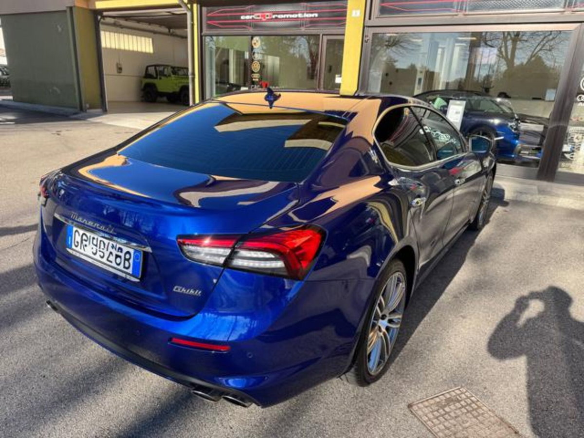 Maserati Ghibli Ghibli MHEV 330 CV GT (8)