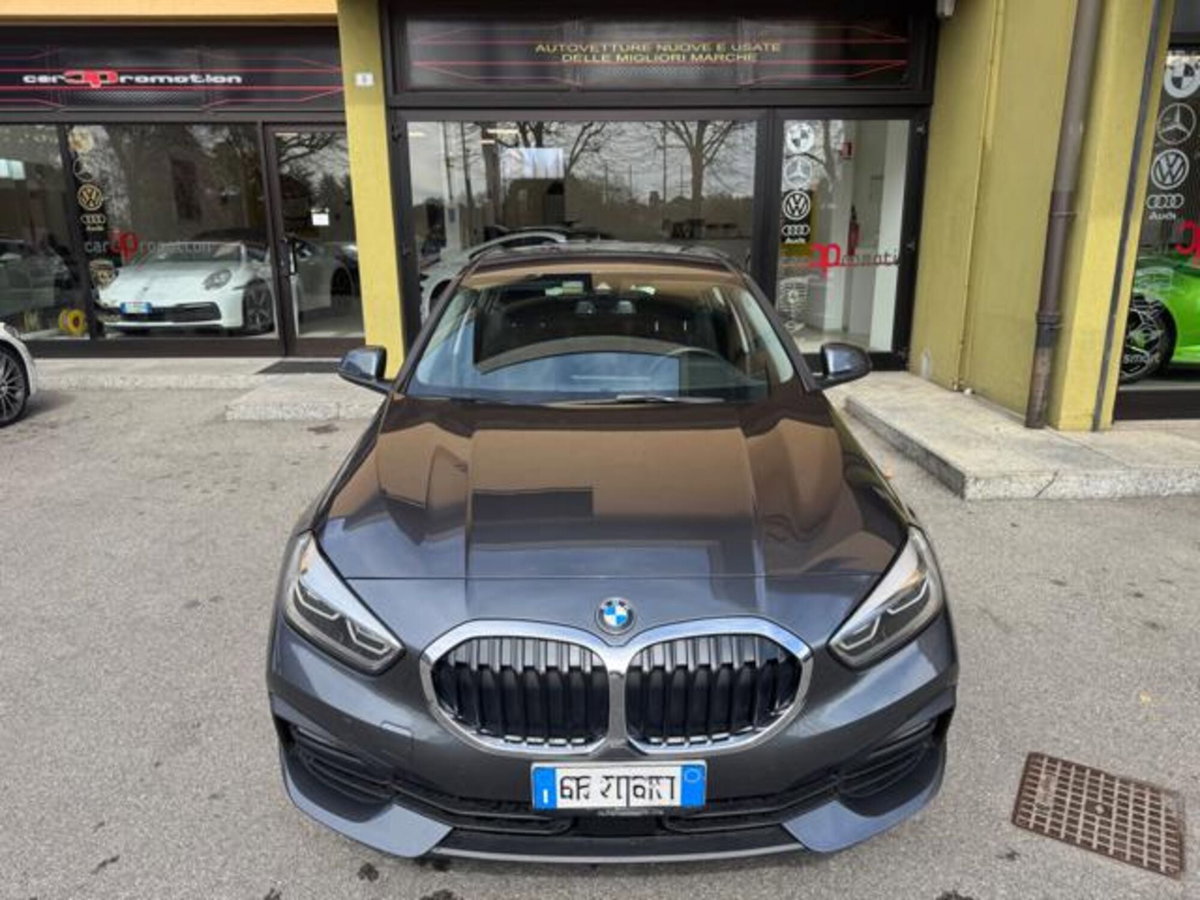 BMW Serie 1 116d 2.0 116CV cat 5 porte Attiva DPF (4)