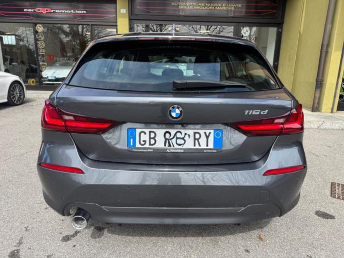 BMW Serie 1 116d 2.0 116CV cat 5 porte Attiva DPF (7)