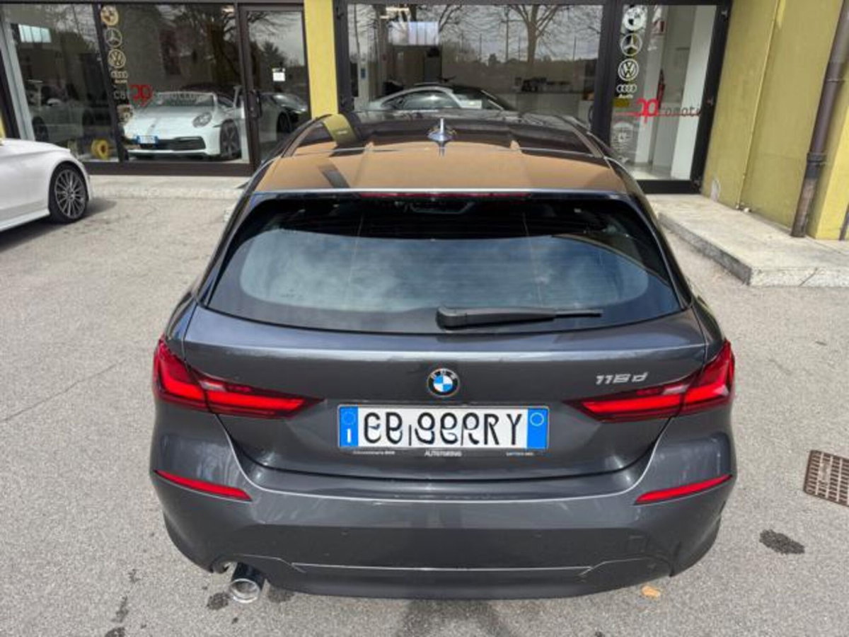 BMW Serie 1 116d 2.0 116CV cat 5 porte Attiva DPF (8)