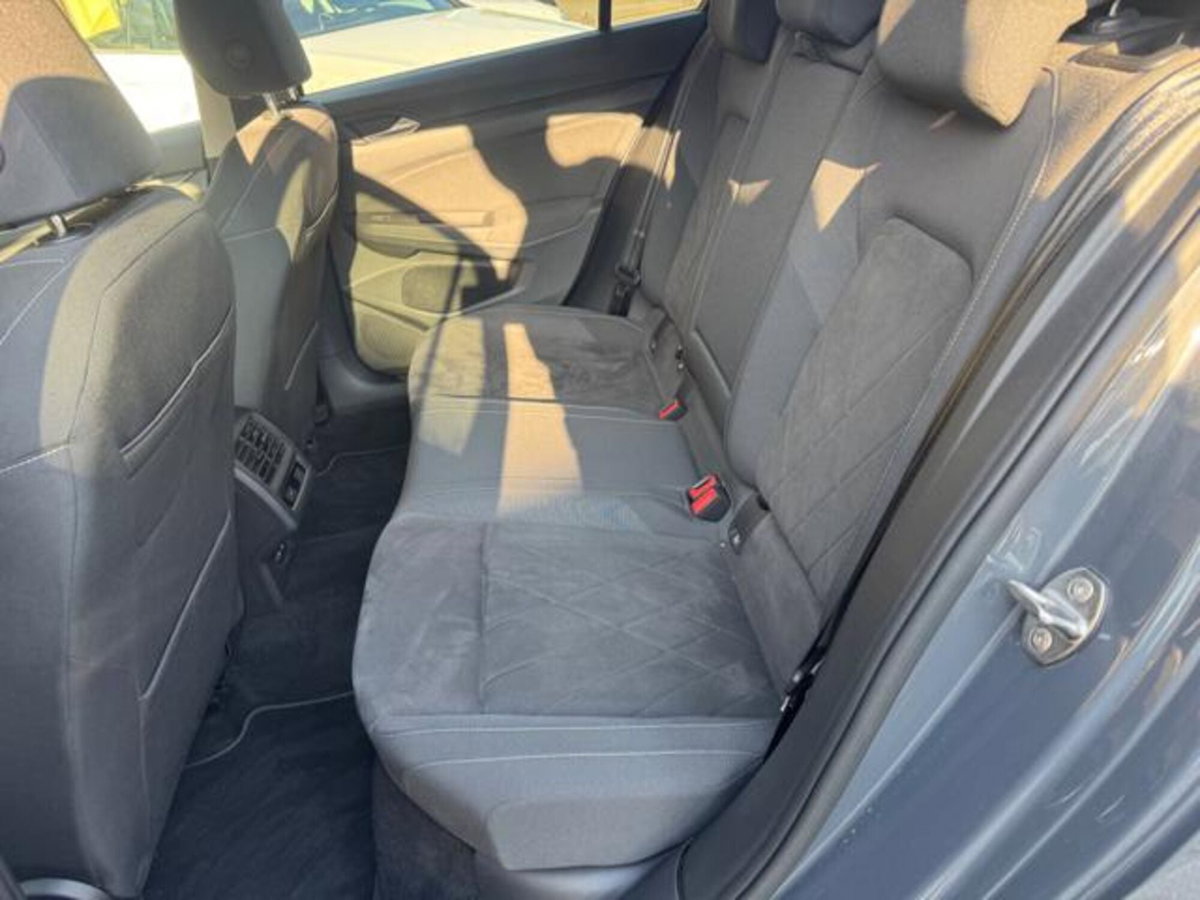 Volkswagen Golf 1.4 TSI eHYBRID 204 CV DSG Style (13)