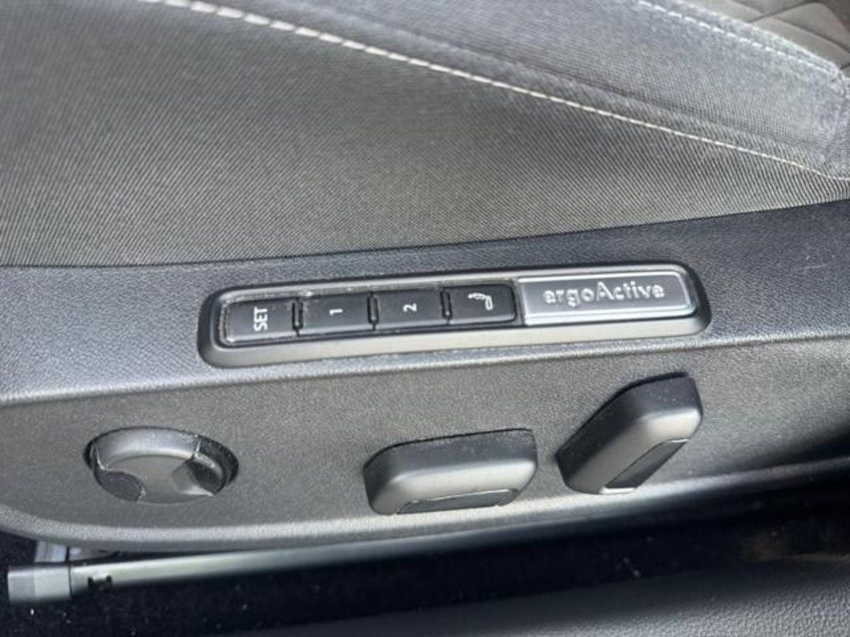 Volkswagen Golf 1.4 TSI eHYBRID 204 CV DSG Style (14)