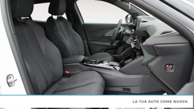 Peugeot 2008 1.2 hybrid GT Exclusive 145cv e-dcs6 (10)
