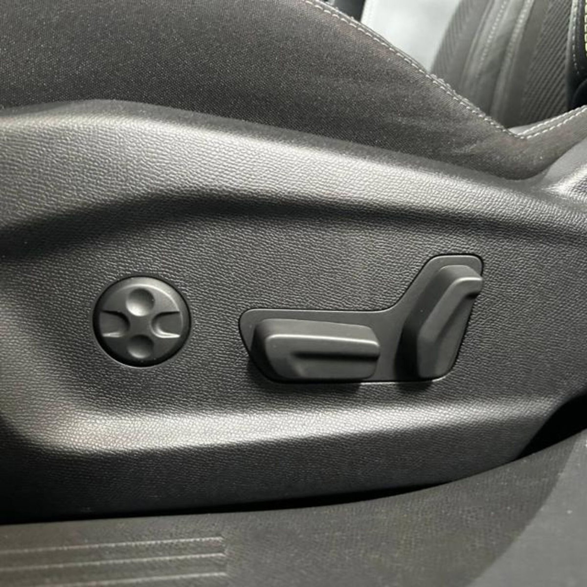 Peugeot 308 SW Hybrid 225 e-EAT8 GT Pack (10)