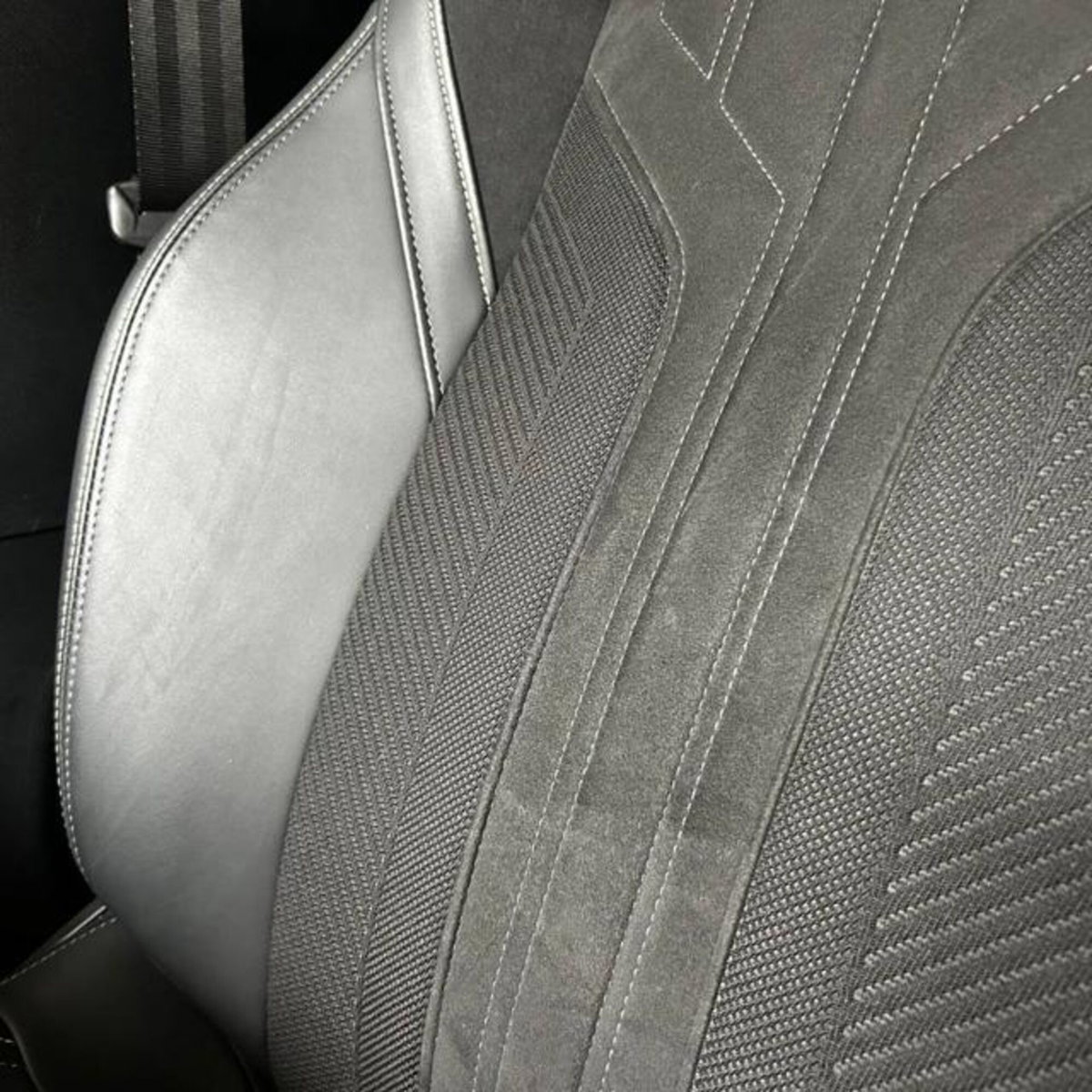 Peugeot 308 SW Hybrid 225 e-EAT8 GT Pack (11)