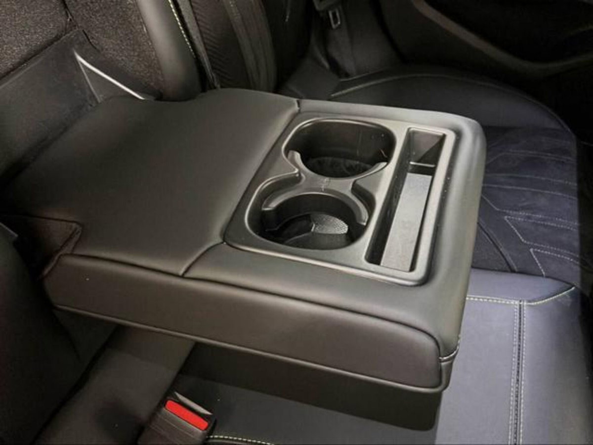 Peugeot 308 SW Hybrid 225 e-EAT8 GT Pack (14)