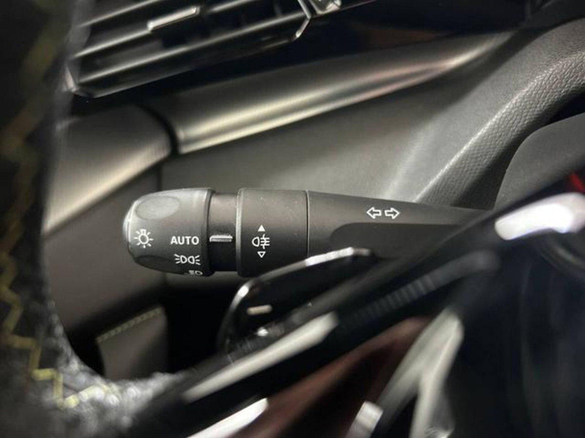 Peugeot 308 SW Hybrid 225 e-EAT8 GT Pack (18)