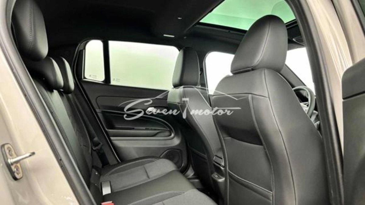 Jeep Avenger 1.2 turbo e-hybrid mhev Summit fwd 110cv edct6 (10)