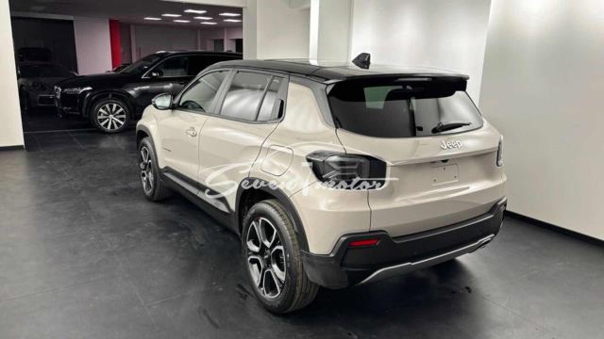 Jeep Avenger 1.2 turbo e-hybrid mhev Summit fwd 110cv edct6 (5)