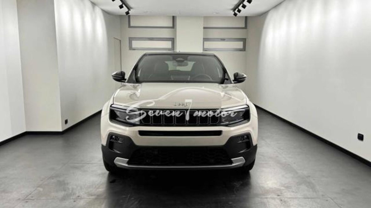 Jeep Avenger 1.2 turbo e-hybrid mhev Summit fwd 110cv edct6 (2)