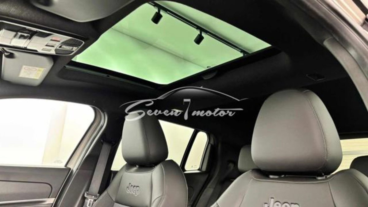 Jeep Avenger 1.2 turbo e-hybrid mhev Summit fwd 110cv edct6 (8)