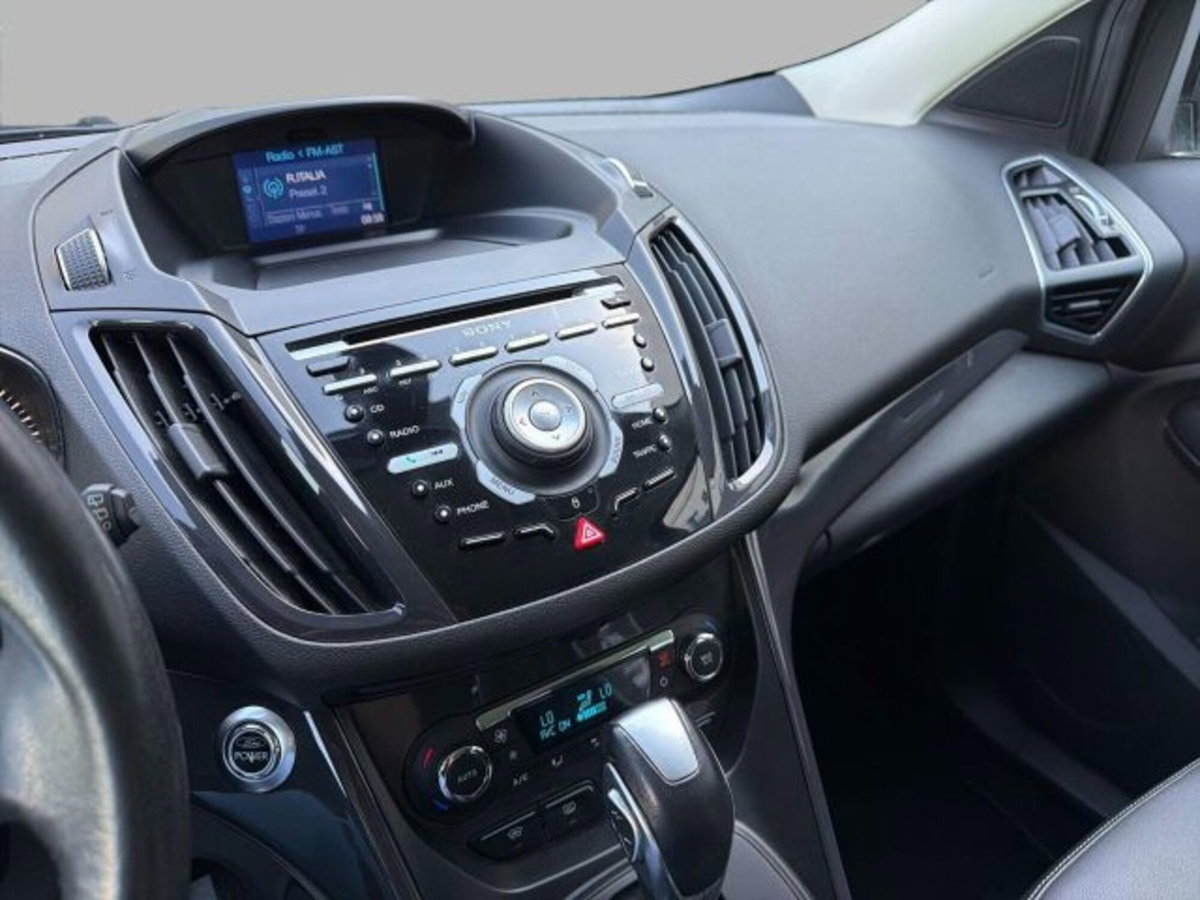 Ford Kuga 2.0 TDCI 140 CV 4WD Titanium (10)