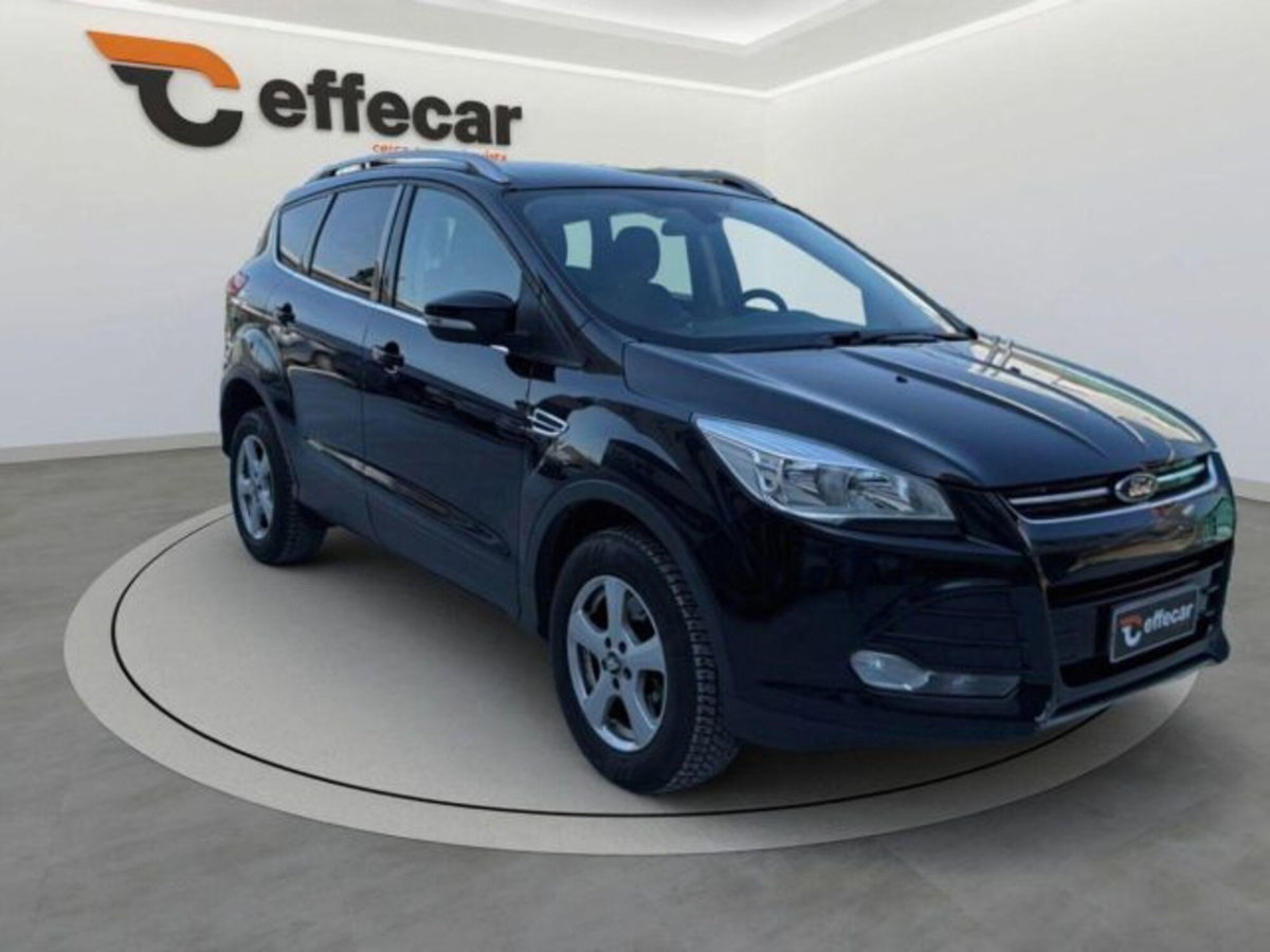 Ford Kuga 2.0 TDCI 140 CV 4WD Titanium (3)