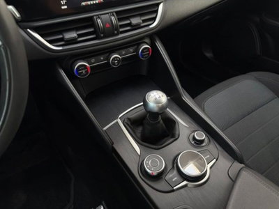Alfa Romeo Giulia 2.2 Turbodiesel 150 CV AT8 Super (11)