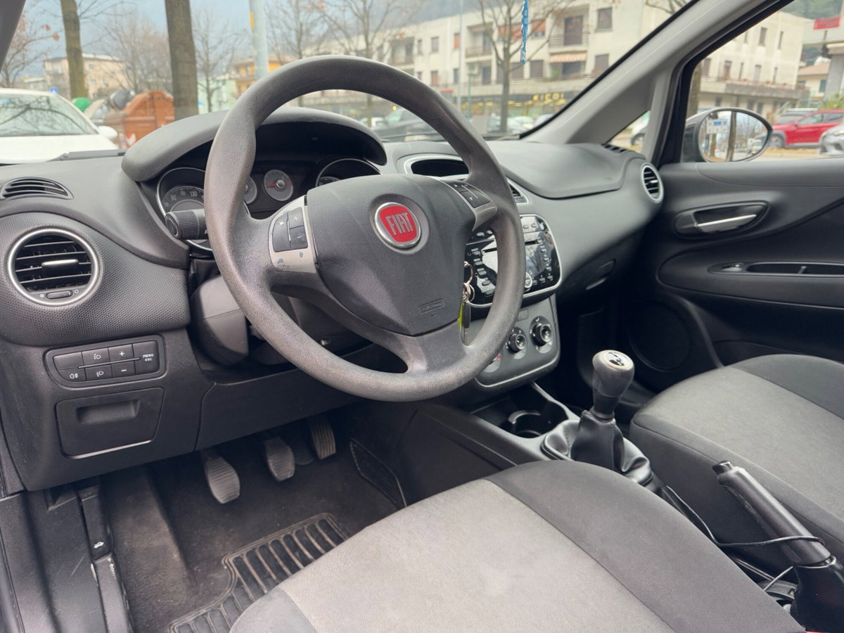 Fiat Punto 1.3 MJT II 75 CV 5 porte Street (11)
