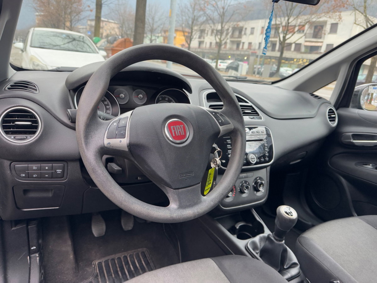 Fiat Punto 1.3 MJT II 75 CV 5 porte Street (12)