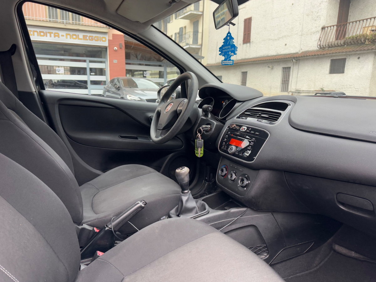 Fiat Punto 1.3 MJT II 75 CV 5 porte Street (15)
