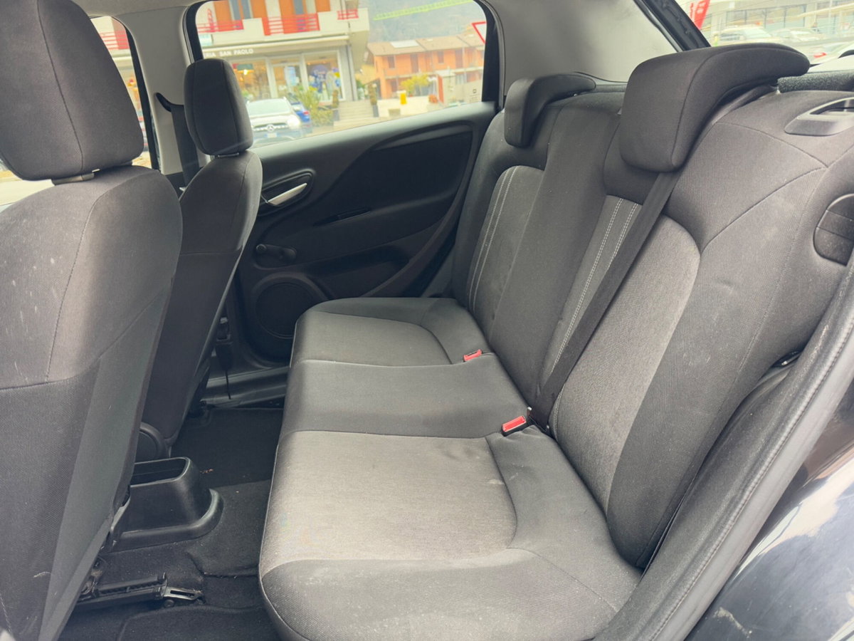 Fiat Punto 1.3 MJT II 75 CV 5 porte Street (18)