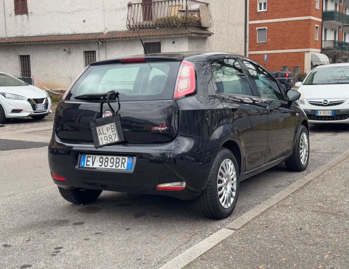 Fiat Punto 1.3 MJT II 75 CV 5 porte Street (5)