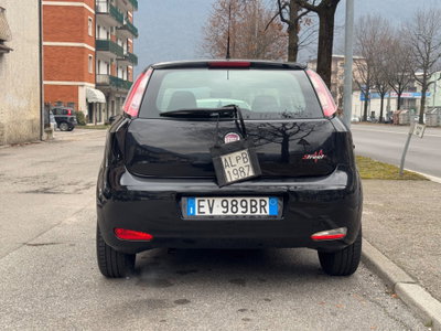 Fiat Punto 1.3 MJT II 75 CV 5 porte Street (6)