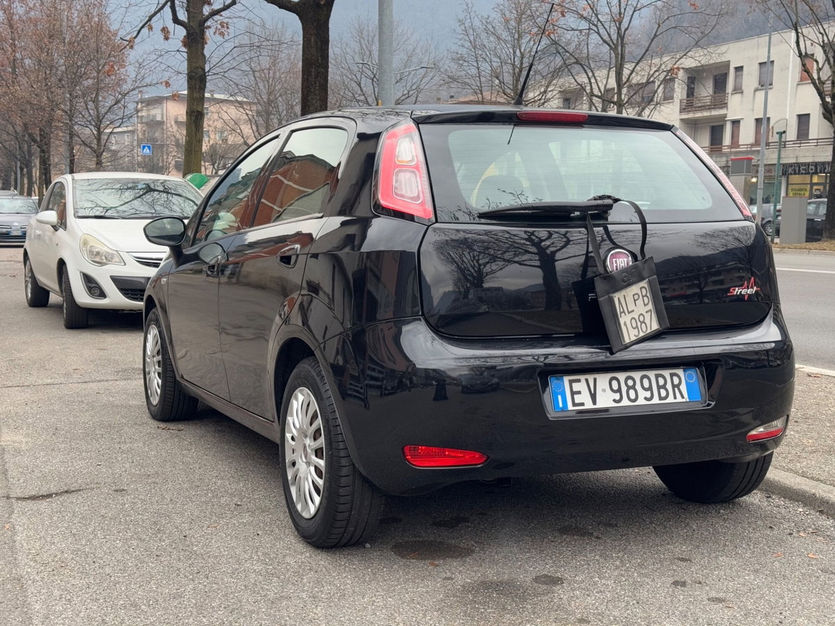 Fiat Punto 1.3 MJT II 75 CV 5 porte Street (7)